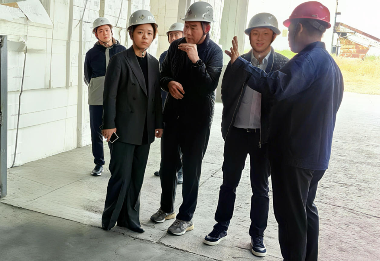 888���Ż�����ί��ǡ����³���һ�и�ɽ����ï�鳭�쵼